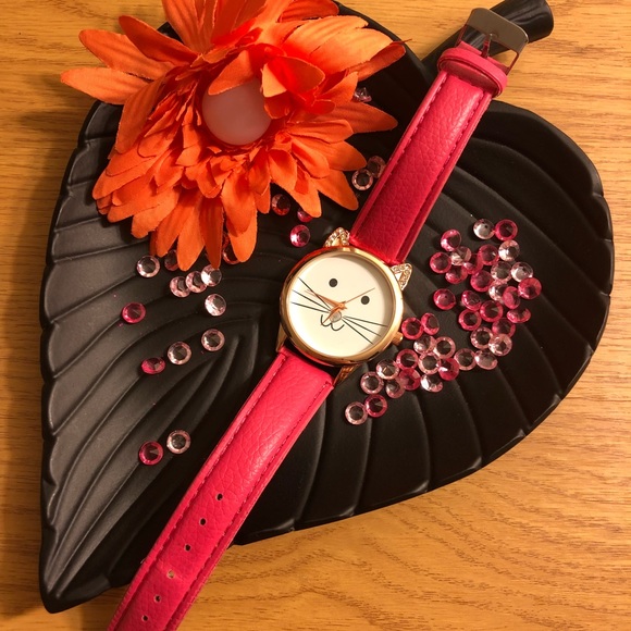 Pink cat smiling diamond watch - Picture 4 of 4